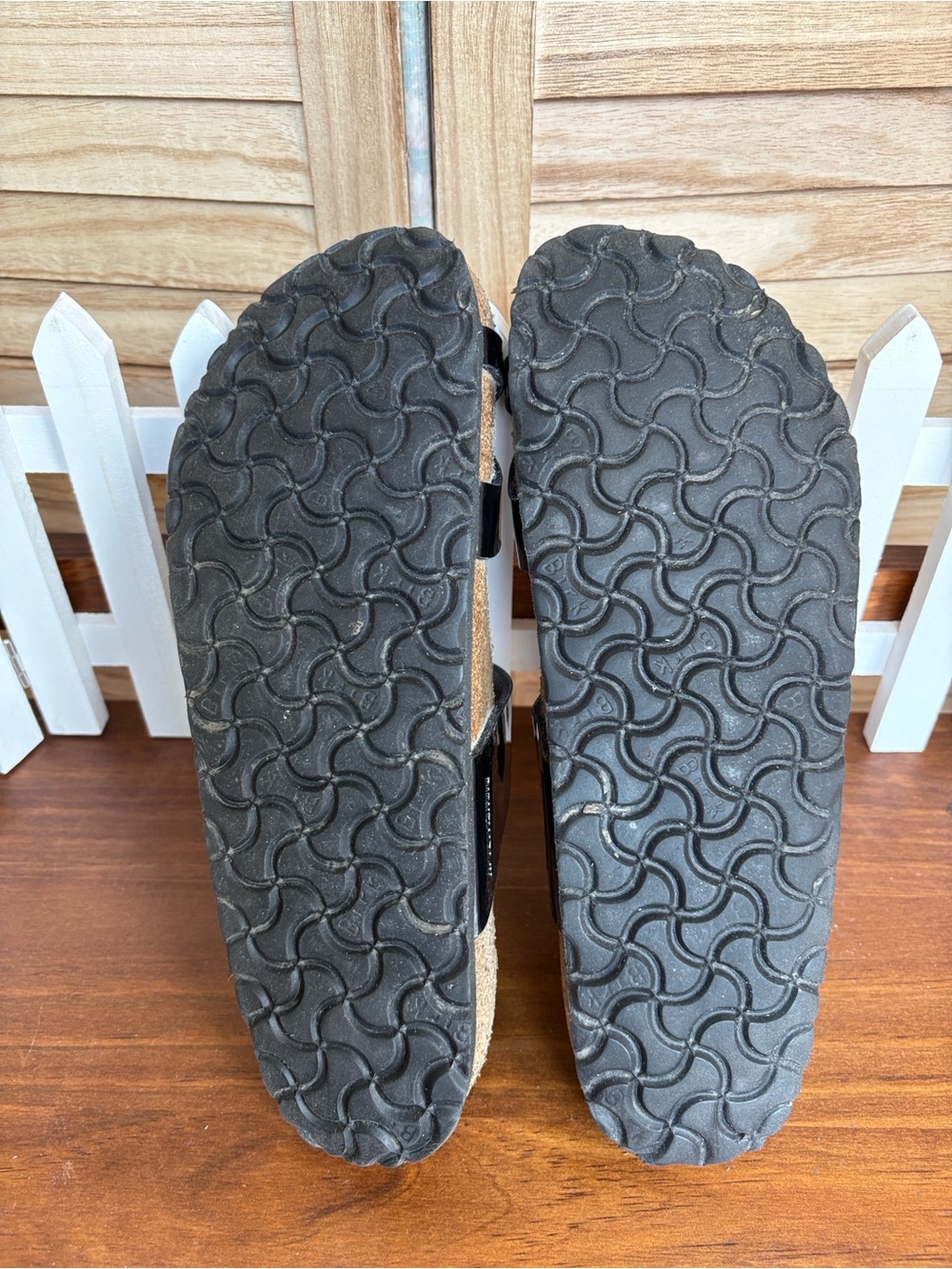 Birkenstock Mayari 42 Toe Loop Patent Black Sandals - Picture 13 of 13